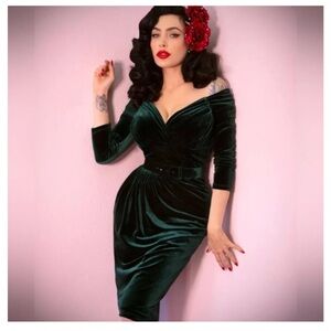 Starlet Wiggle Dress in Hunter Green Velvet - Vixen by Micheline Pitt size L